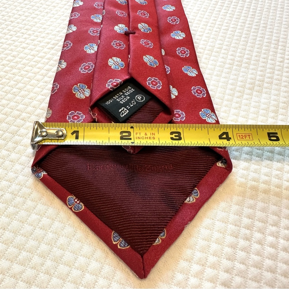 Ermenegildo Zegna 100% Silk Red with Floral Patterned Tie Perfect for Valentines - Picture 6 of 6